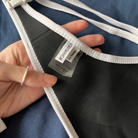 Hoaka Swimwear Black and white 2piece bikini - Picture 4 of 5